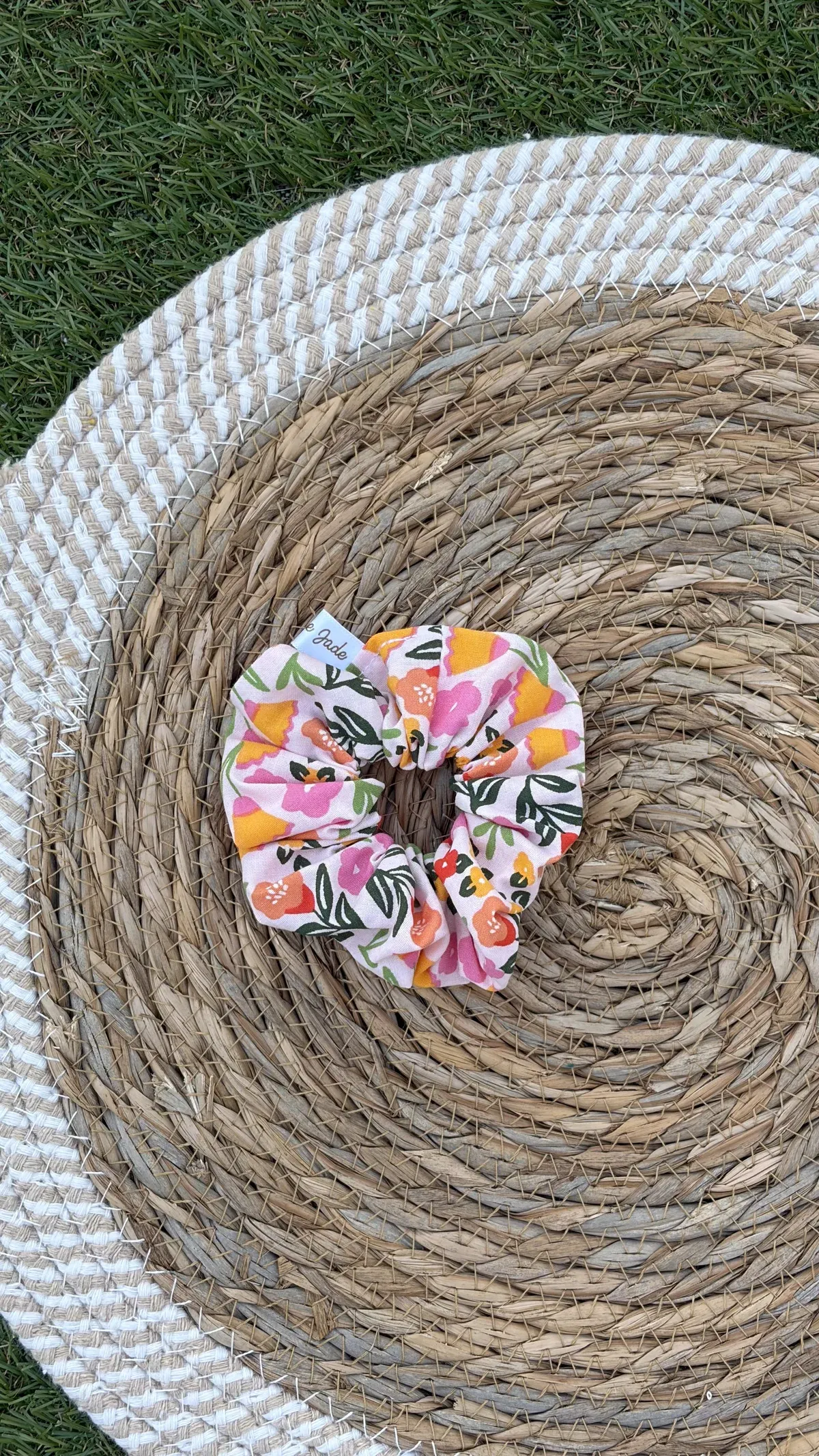 Chouchou fleurs fleurs multicolores, cousu main en France par Le fil de Jade