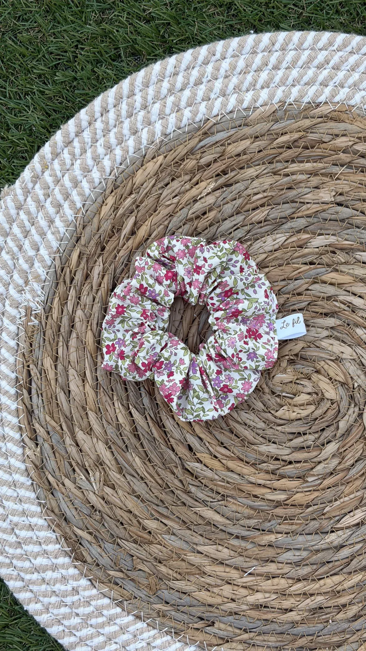Chouchou fleurs fleuri rose, cousu main en France par Le fil de Jade