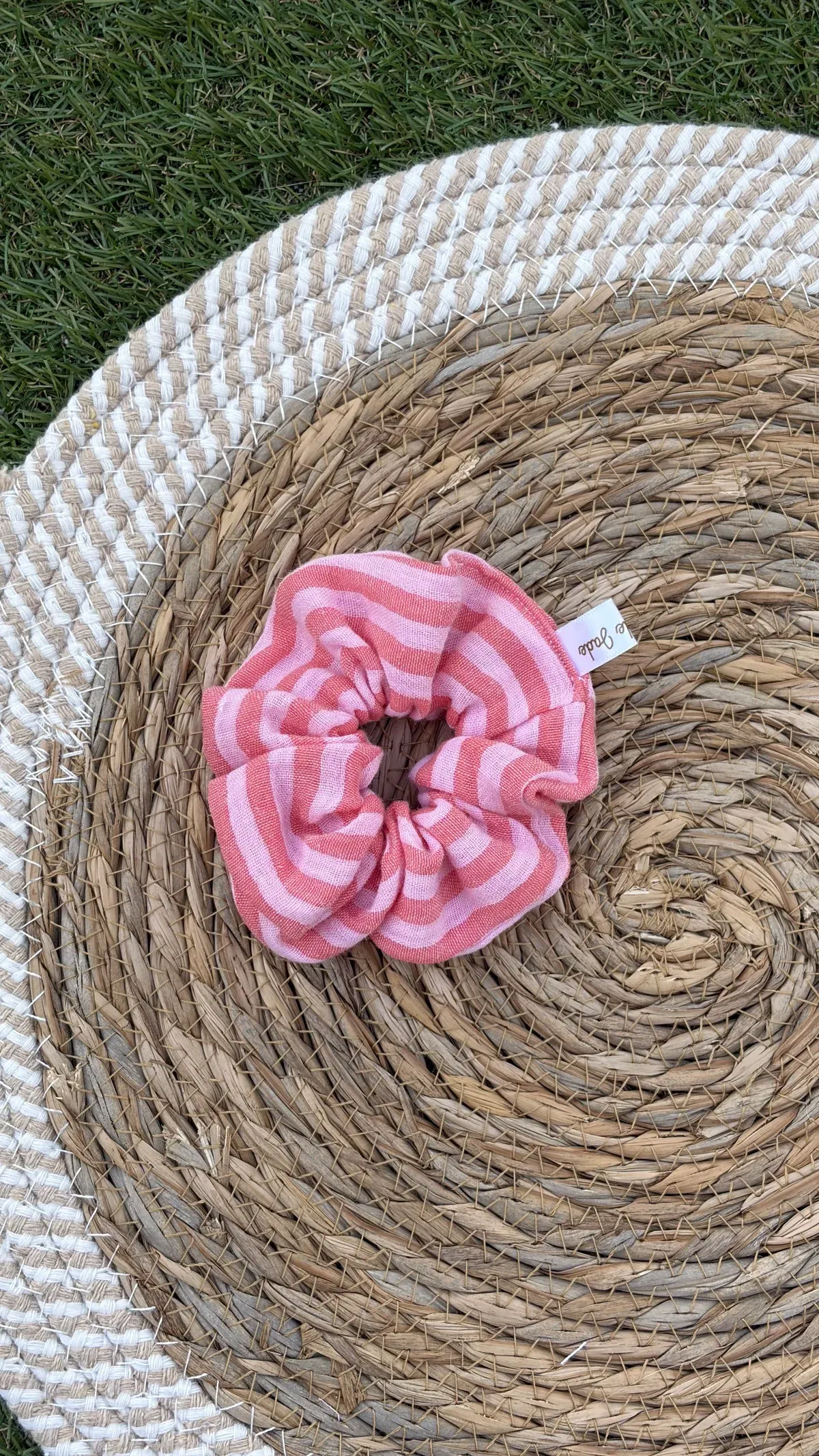 Chouchou autres motifs rayures rose, cousu main en France par Le fil de Jade