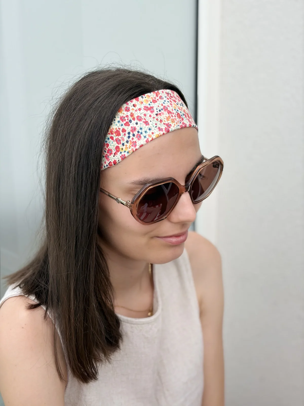 Bandeau bandeaux liberty fleurs rouges, cousu main en France par Le fil de Jade