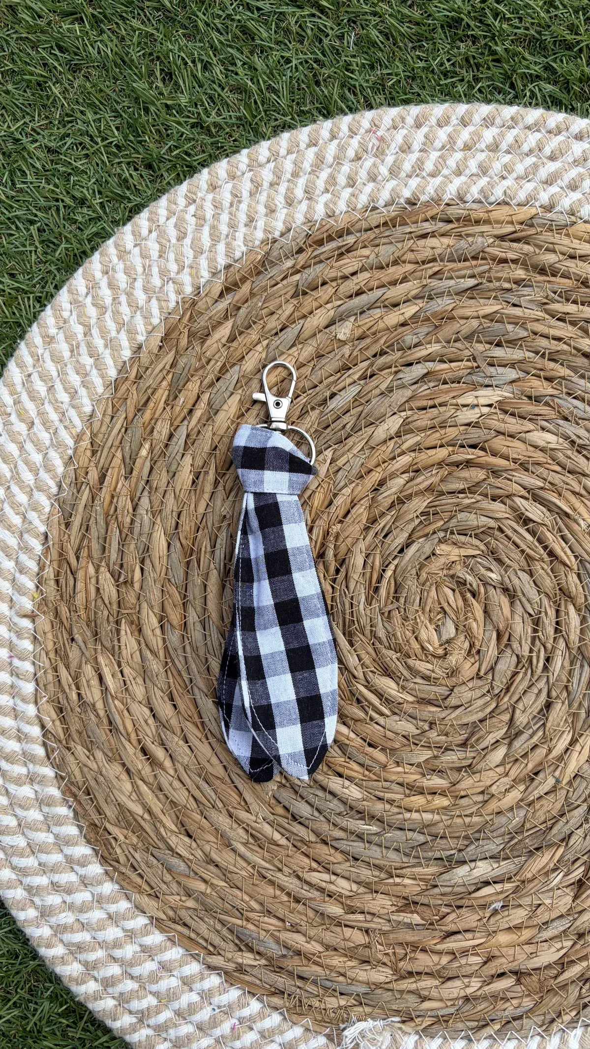 Porte clés vichy vichy noir, cousu main en France par Le fil de Jade