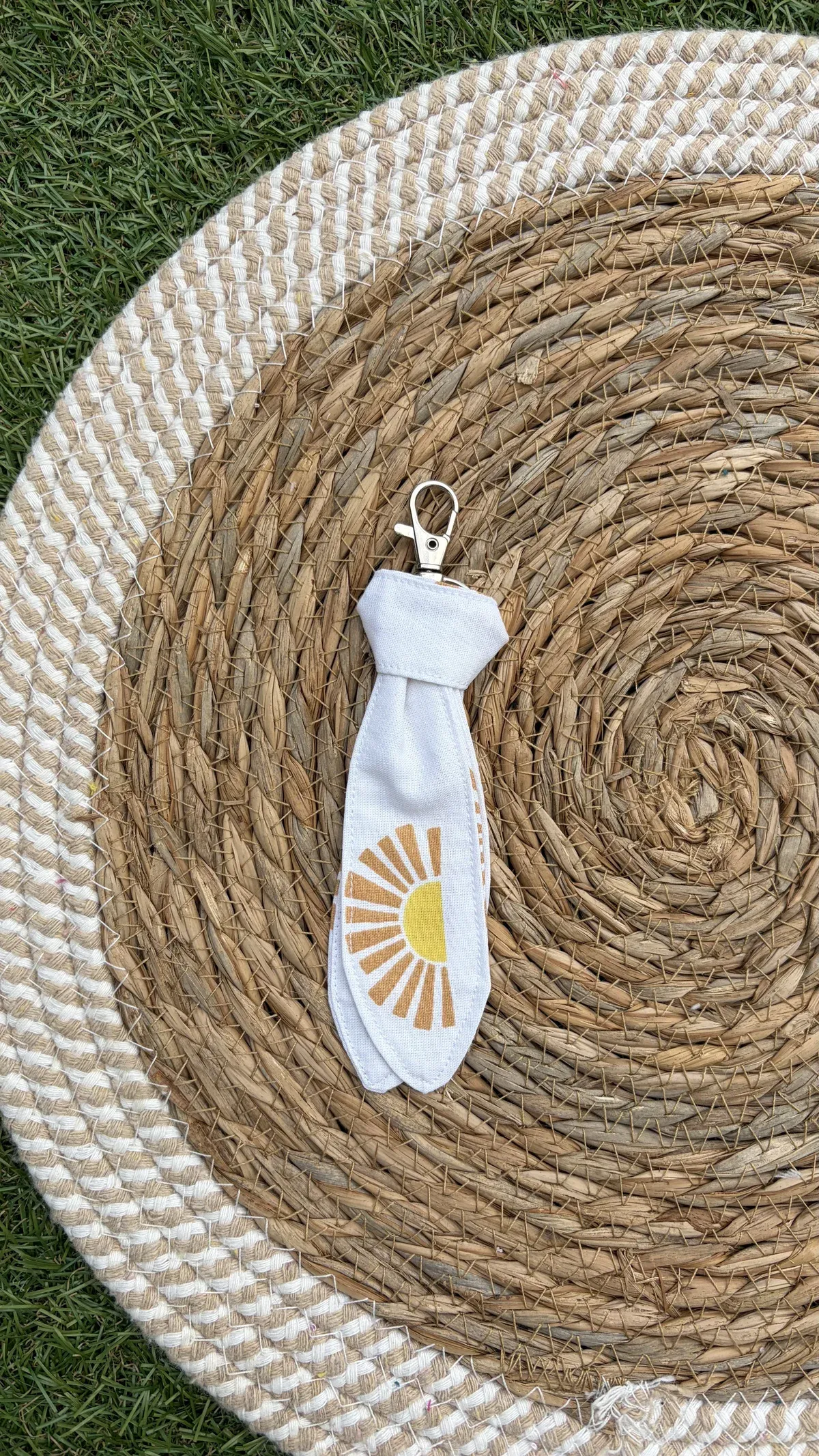 Porte clés autres motifs soleil, cousu main en France par Le fil de Jade