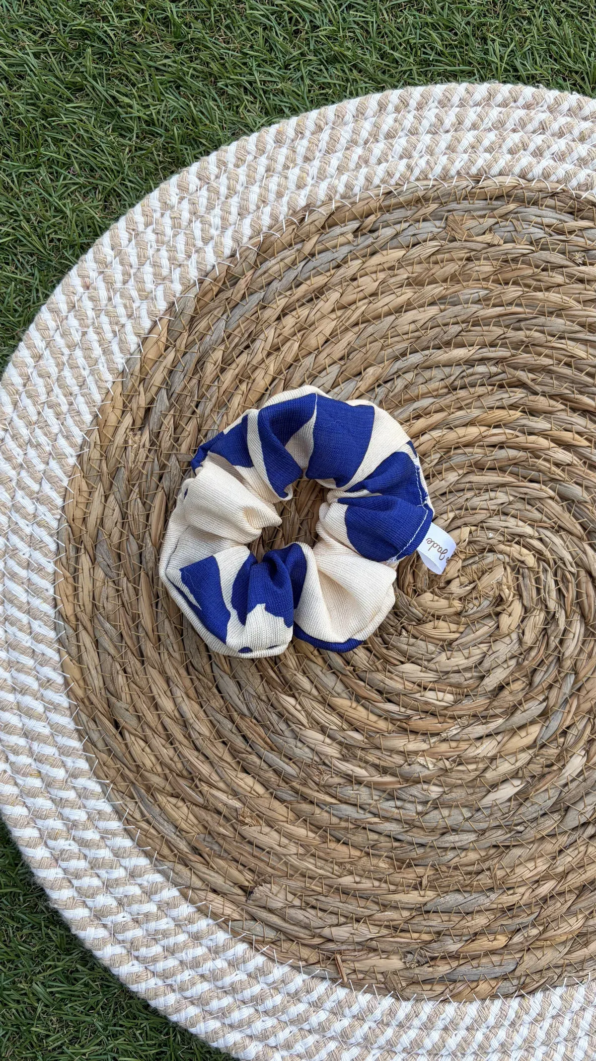 Chouchou autres motifs bleu marine, cousu main en France par Le fil de Jade